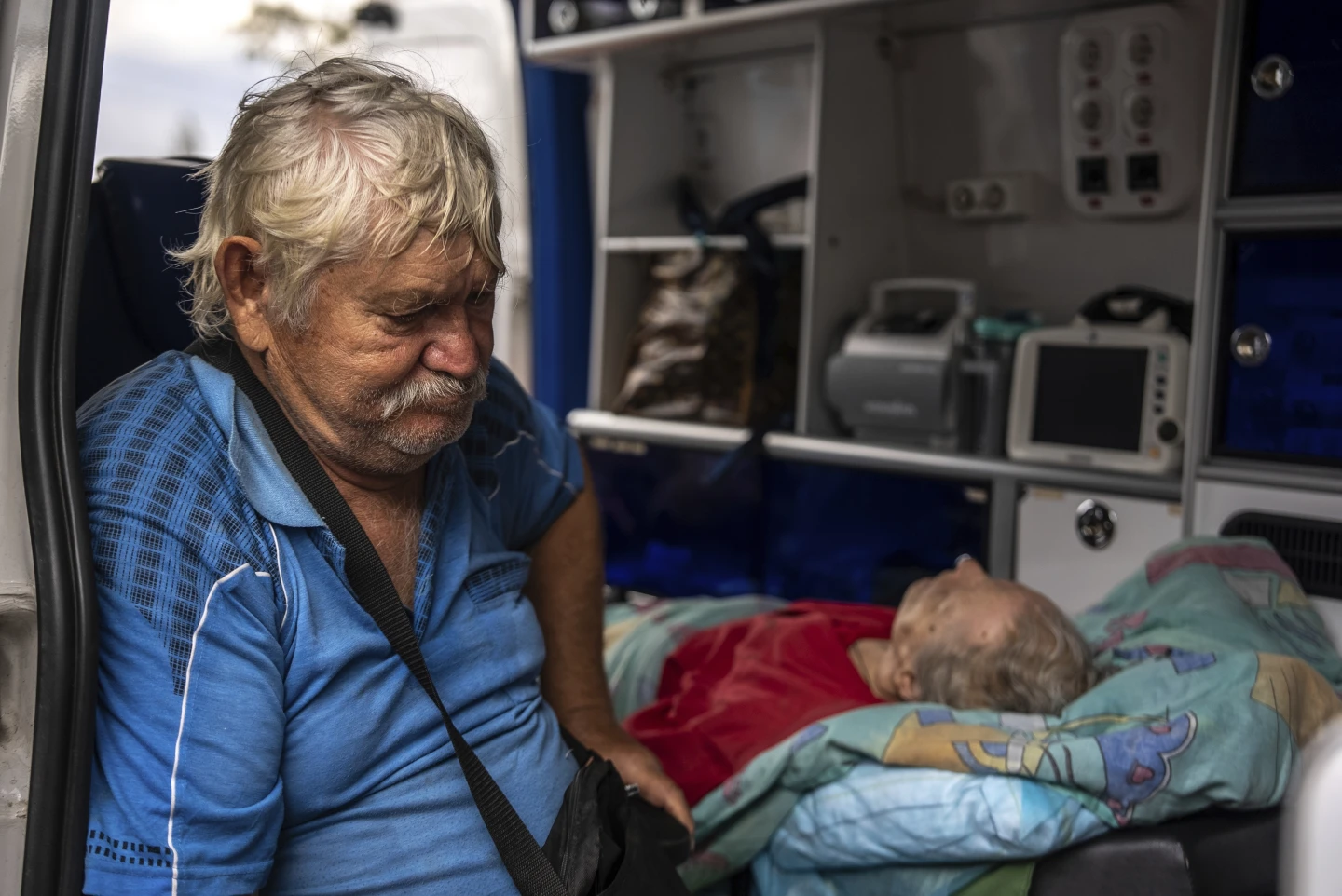 Deadly Russian Attack Hits Pensioners in Eastern Ukraine as Tensions Rise