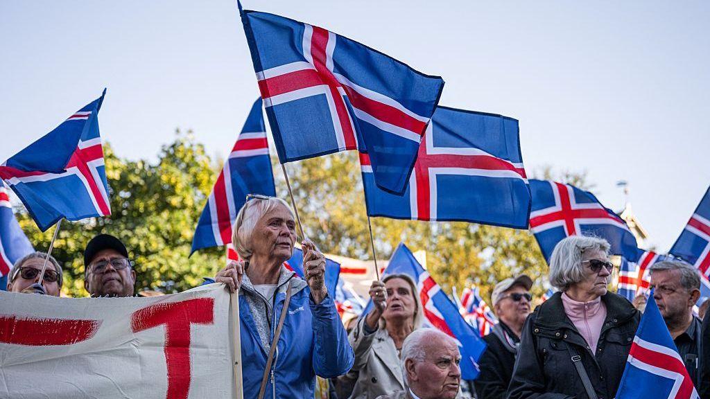 Iceland at the Brink: Referendum Hangs on EU Membership – A Tight Vote on Fisheries, Sovereignty and Security