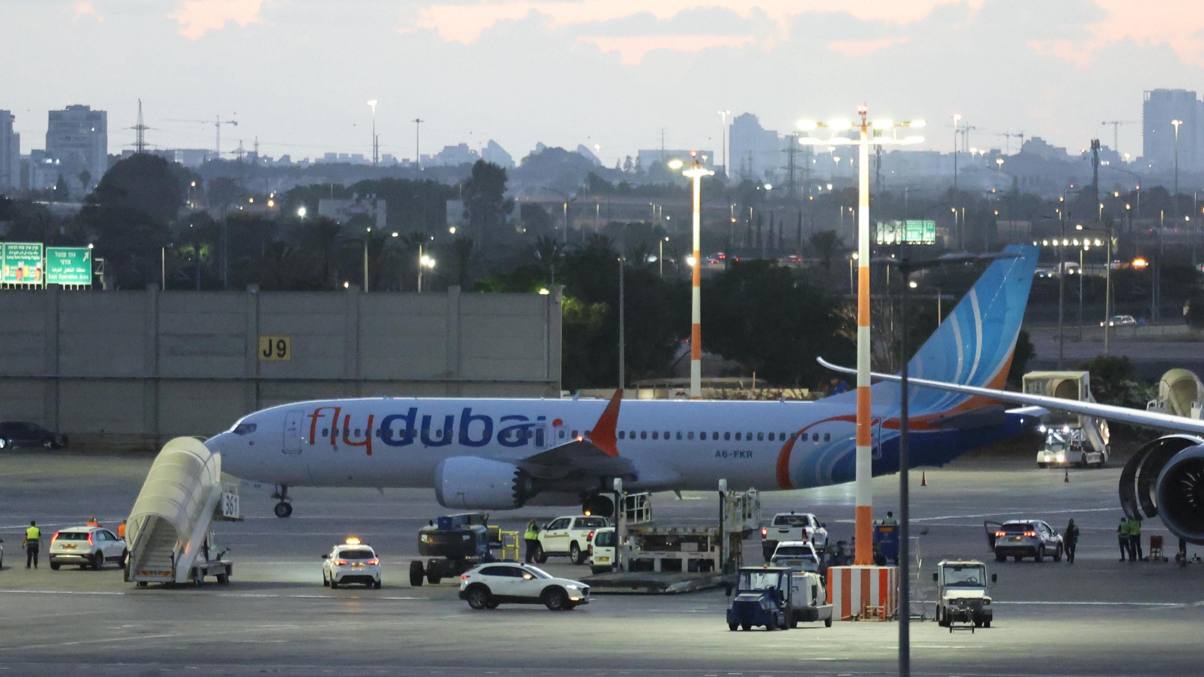 Stabbing on Israel‑bound Flydubai Flight: Passengers Overcome Attacker, Plane Lands Safely