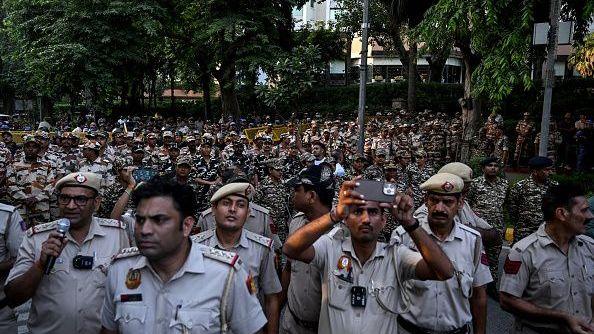 Delhi Builds Fortress Ahead of ‘Cockroach’ Protest